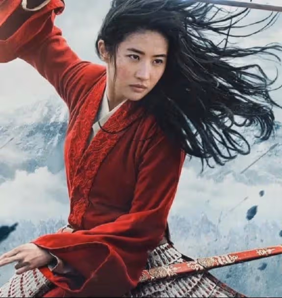 這一次,劉亦菲「油光錚亮」的大象腿,是對內娛畸形審美的反擊