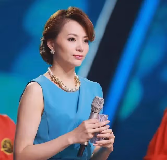 50歲董卿跌下神壇,她到底做錯了什麼?