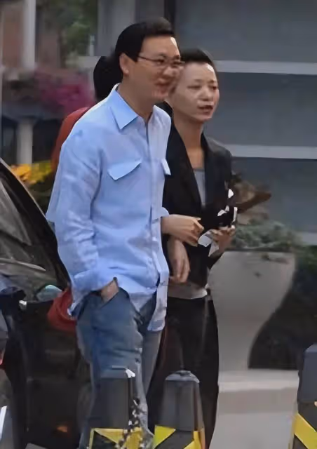 50歲董卿跌下神壇,她到底做錯了什麼?