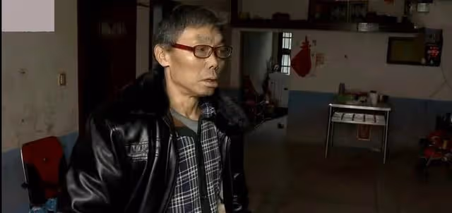 回顧:老人執意要和兒子女同學結婚,揚言為了她,我可以不認兒子