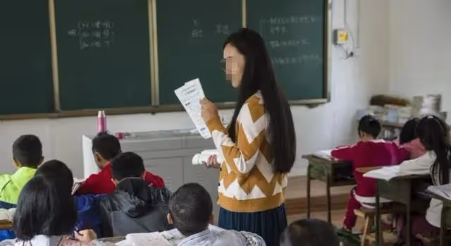 回顧:女老師被校長侵占,為復仇勾引校長兒子,結果父子反目