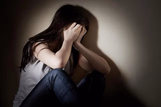回顧:女老師被校長侵占,為復仇勾引校長兒子,結果父子反目