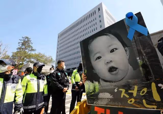 回顧:這個女孩讓韓國蒙羞出生8天遭遺棄、被領養卻慘遭毒打虐殺