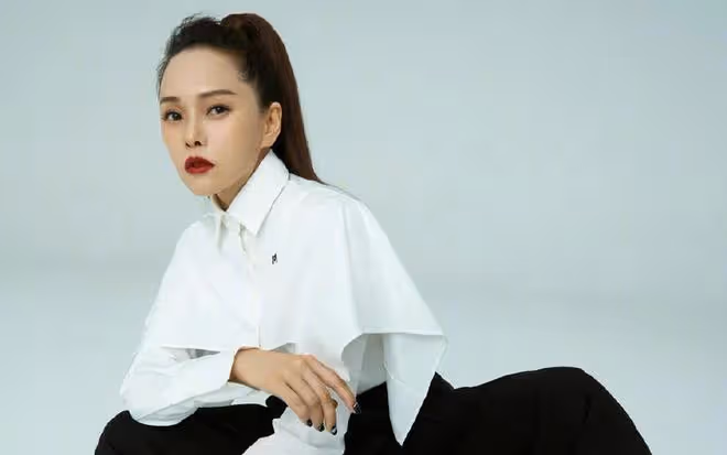 伊能靜觀後感引熱議,大讚《墨雨雲間》,卻對《玫瑰》沉默不語