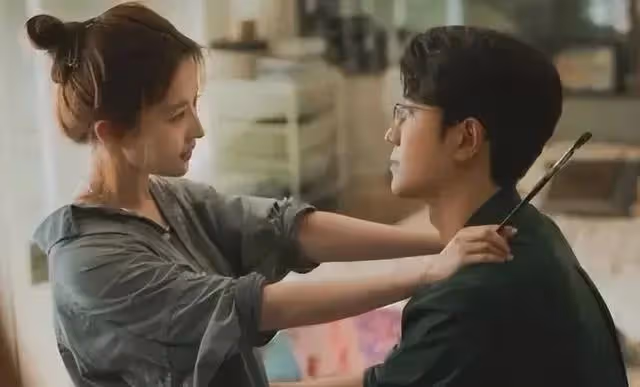 18歲未婚懷孕,搶鄭佩佩男友,40年不認兒子, 亦舒就是這樣的人