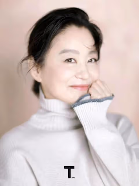 68歲林青霞瘦了！新大片穿中國紅旺夫臉美到開掛，氣場全開超驚艷