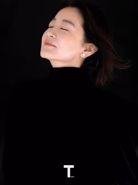 68歲林青霞瘦了！新大片穿中國紅旺夫臉美到開掛，氣場全開超驚艷