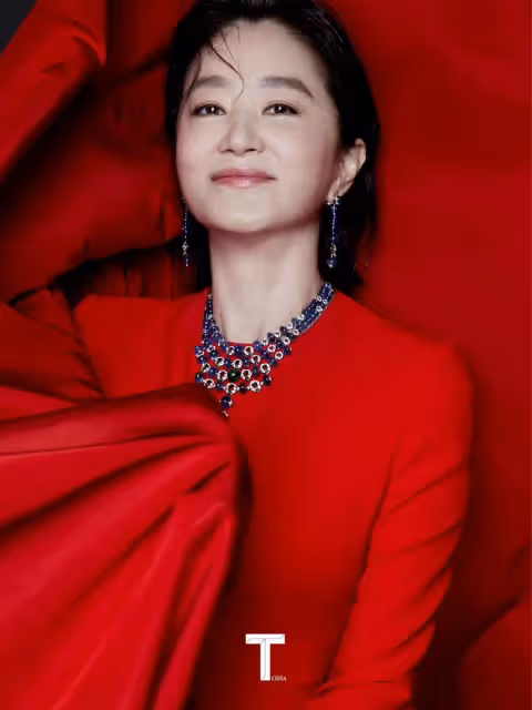 68歲林青霞瘦了！新大片穿中國紅旺夫臉美到開掛，氣場全開超驚艷