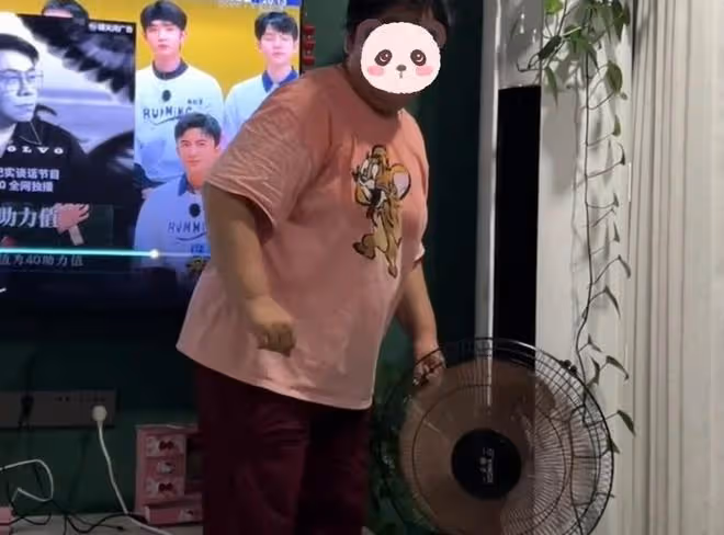 婆婆滿頭大汗回家,看到兒媳正吹著冷風看電視,黑著臉直接關空調