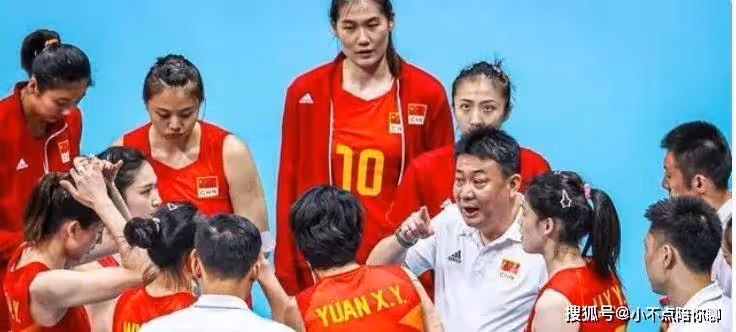 抵達香港，陳忠和取代蔡斌？曝蔡斌助教離隊，名記透露最新情況
