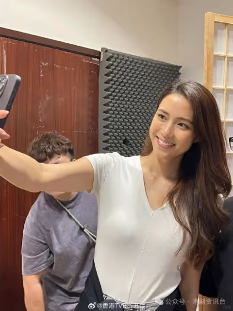 劉穎鏇便服Look遮擋不住屈機Body!與粉絲聚會一舉動令大家勁暖心