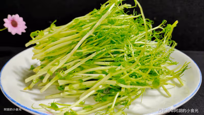 夏天這菜敞開吃,3塊一把的「菜中人參」!隨手一拌,拌出一口鮮爽、滿口嫩