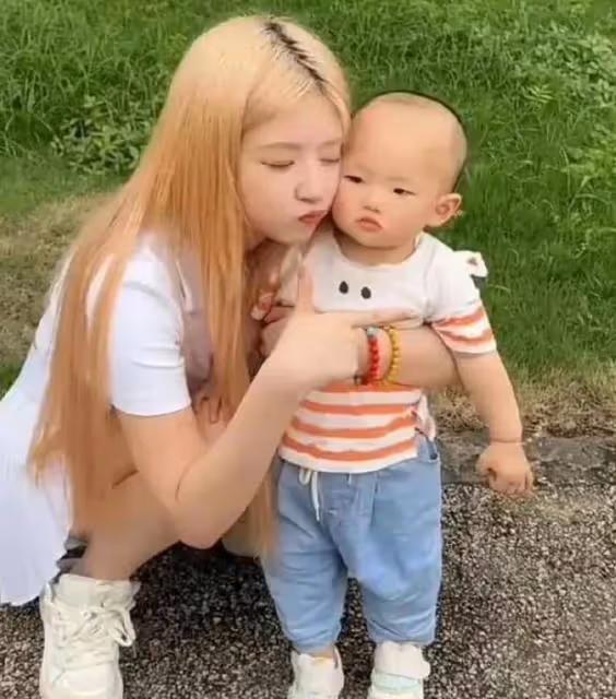 黃一鳴揭發女兒是王思聰的！男方帶新美女現身寺廟遊玩