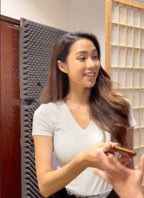27歲TVB小花近照曝光!長腿加甜美笑容!獲網民大讚:很治癒