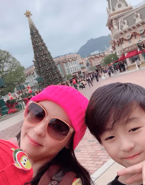 張柏芝爆料：小兒子如何稱呼謝霆鋒？答案兩個字太直接，引來無數網友點贊！