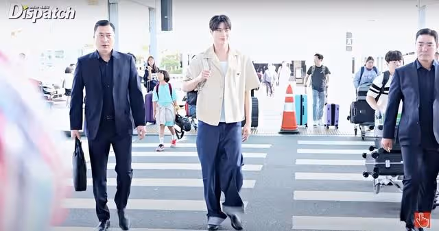 《背跑》結局後金惠奫追著邊佑錫現身機場!隔空比心,粉絲:好閃