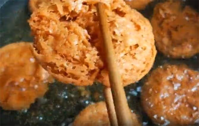 不用烤箱,不發麵,教你做15分鐘就能出鍋的小酥餅,咬一口直掉渣