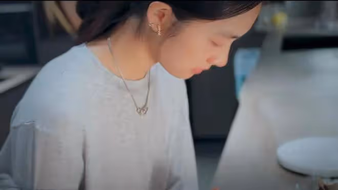 孫莉曬一家五口,三個兒女個個出眾養眼,黃磊發福明顯胖出雙下巴