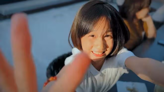 孫莉曬一家五口,三個兒女個個出眾養眼,黃磊發福明顯胖出雙下巴