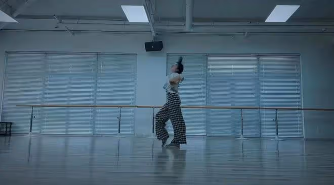 孫莉曬一家五口,三個兒女個個出眾養眼,黃磊發福明顯胖出雙下巴