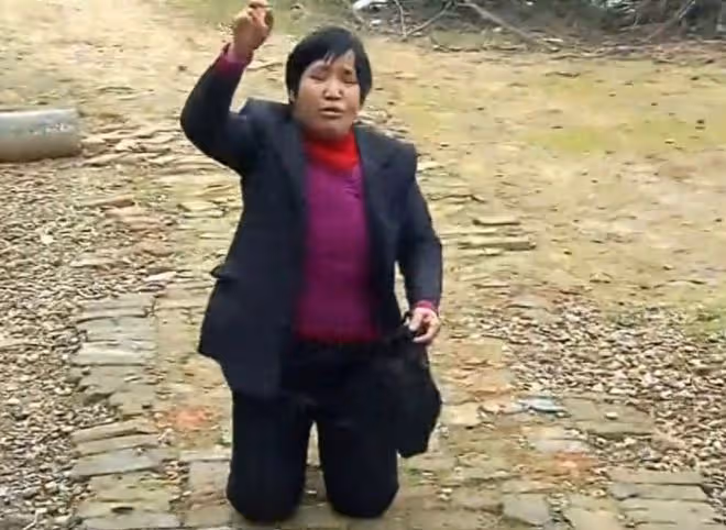 回顧:母親拿兒子遺產賭博,不顧年幼孫子未來,還與家人斷絕關係
