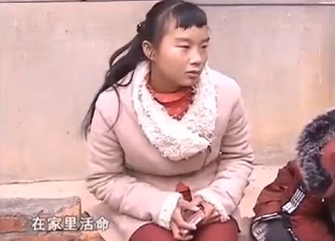回顧：父親去世不到半月，母親改嫁兩姐姐被收養，留幼子無人過問