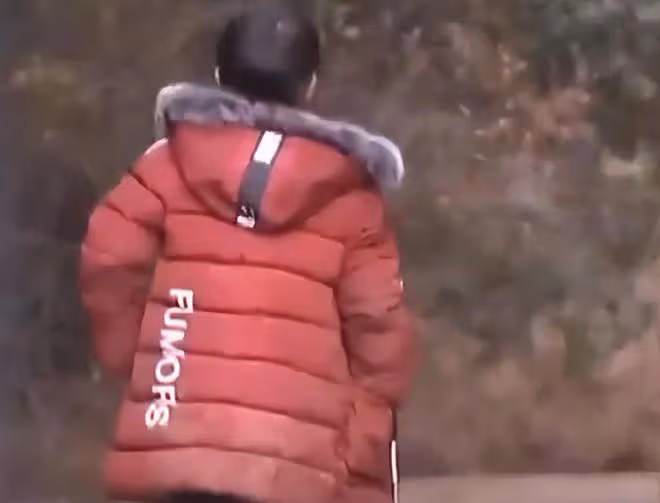 回顧:父親去世不到半月,母親改嫁兩姐姐被收養,留幼子無人過問