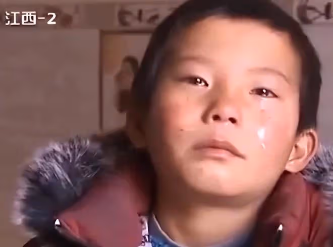 回顧:父親去世不到半月,母親改嫁兩姐姐被收養,留幼子無人過問