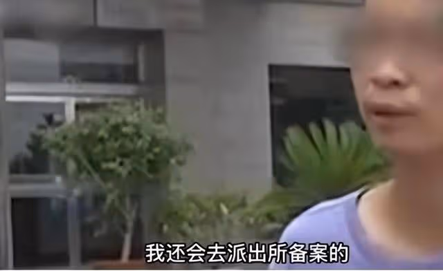 回顧六旬老漢打兒媳,麻繩勒脖子,頭往馬桶里按,兒子原樣打回去