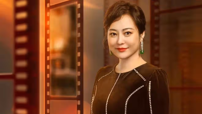 郝蕾演技課費用曝光,本人闢謠稱僅300元一節,引發熱議