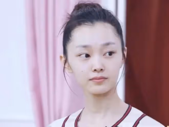 宋軼的卸妝臉火了！妝前妝後相差10歲，一個像初中生一個像大學生