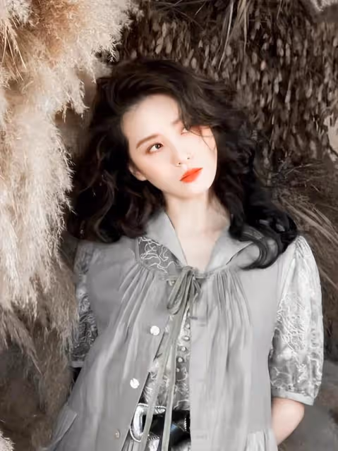 最近的劉詩詩，為何整體穿搭，顯得她識別度，氣質都遠不如以前？