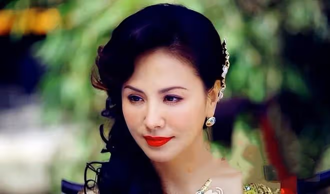 田麗不僅美的妖嬈也美得驚艷,同時她的穿搭,讓她的美也更耀眼!