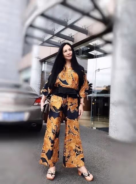 田麗不僅美的妖嬈也美得驚艷,同時她的穿搭,讓她的美也更耀眼!