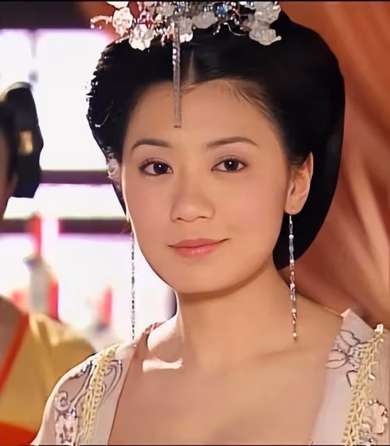 明明賈靜雯只有160CM，但為何她看上去就是好高的？
