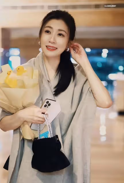 明明賈靜雯只有160CM，但為何她看上去就是好高的？