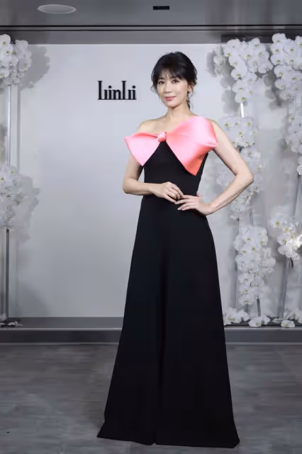 明明賈靜雯只有160CM,但為何她看上去就是好高的?