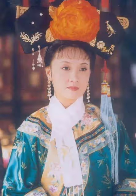 鄧婕不僅顏值好，氣質佳，演技更是頂呱呱，60歲的助理又火了！