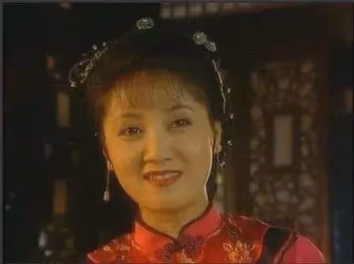 鄧婕不僅顏值好，氣質佳，演技更是頂呱呱，60歲的助理又火了！