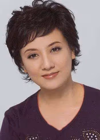 鄧婕不僅顏值好，氣質佳，演技更是頂呱呱，60歲的助理又火了！
