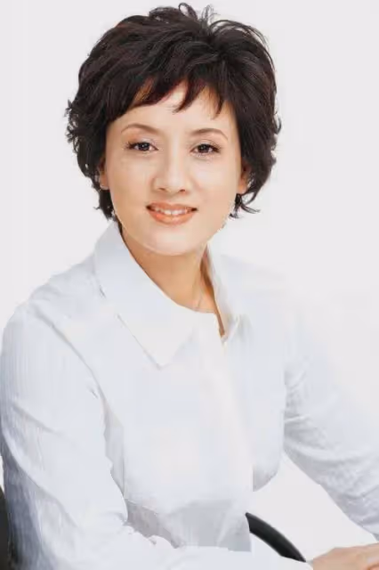 鄧婕不僅顏值好，氣質佳，演技更是頂呱呱，60歲的助理又火了！