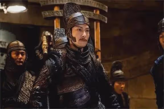 他當了8年劉德華替身，如今翻身成為影帝，還娶了劉德華前女友