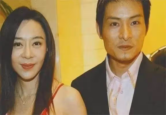 他當了8年劉德華替身，如今翻身成為影帝，還娶了劉德華前女友