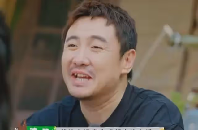 這一次，「消失」的賈玲，已經在另一條大路上越走越遠