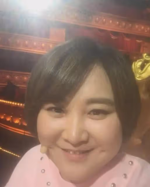 這一次，「消失」的賈玲，已經在另一條大路上越走越遠
