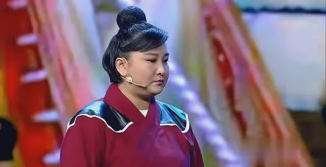 這一次，「消失」的賈玲，已經在另一條大路上越走越遠