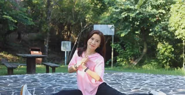 原來她早已去世!隱瞞癌症病情2年,55歲去世前每天吐大半杯血