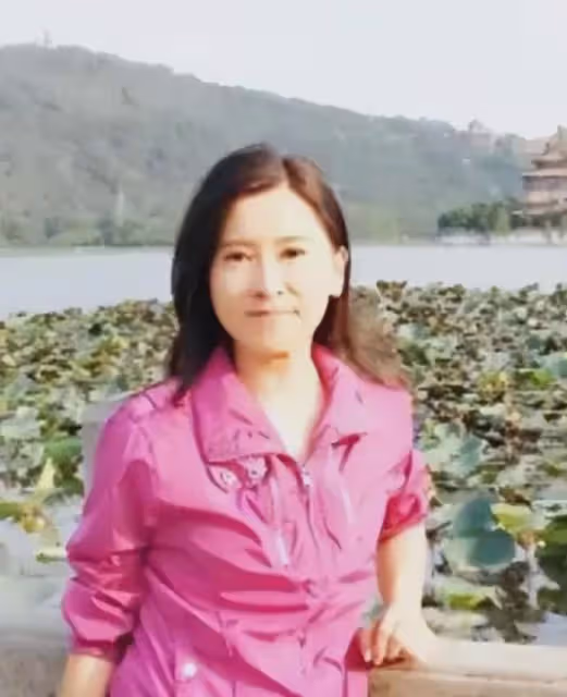原來她早已去世!隱瞞癌症病情2年,55歲去世前每天吐大半杯血