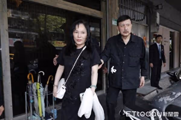 余天、李亞萍現身陪伴寬姐! 擔憂曝余苑綺孩子近況:又被帶走了