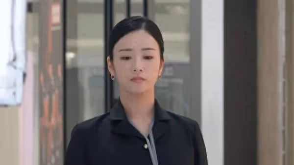 貼心100分!發現有人在拍Apink普美 金智媛、金秀賢為了她閃鏡頭